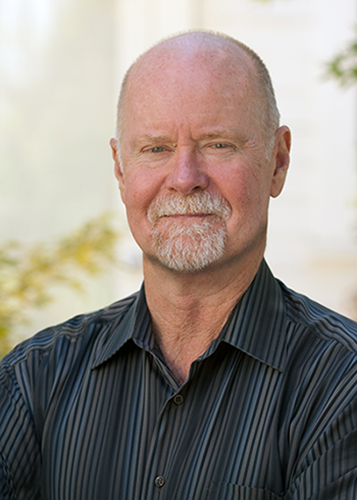 Portrait photo of novelist John Lescroart