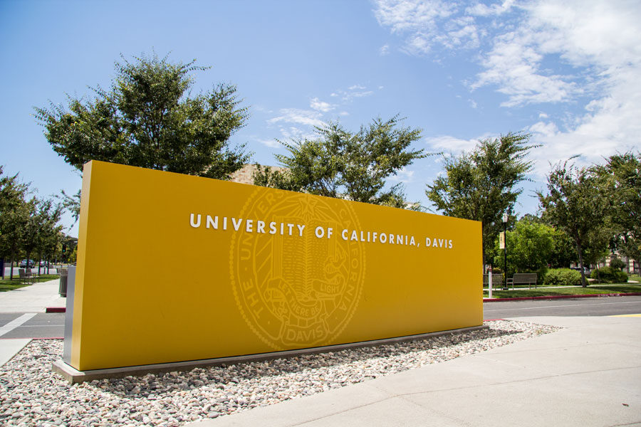 UC Davis welcome sign