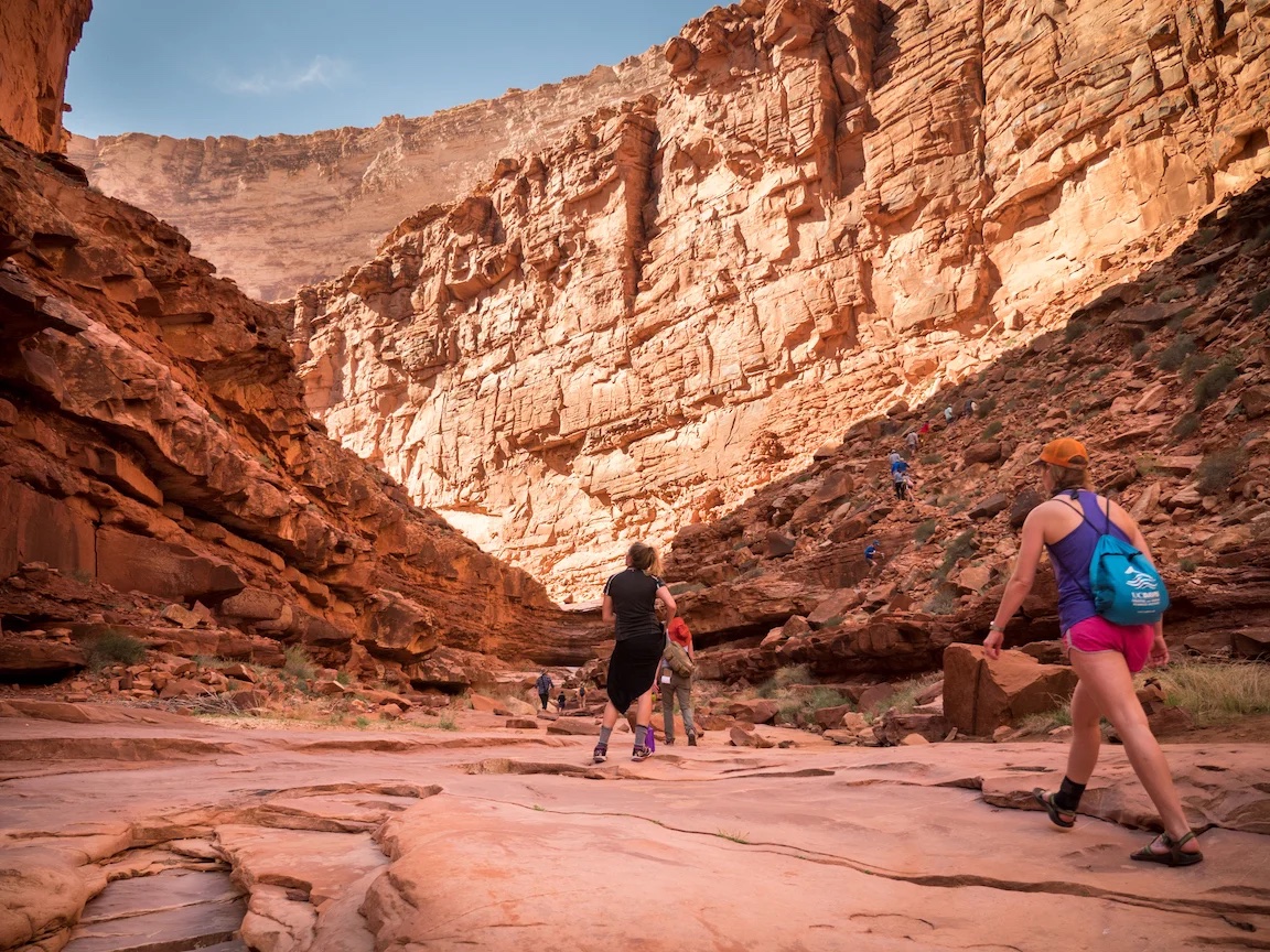 Students hike the ravine inside the Grand Canyon